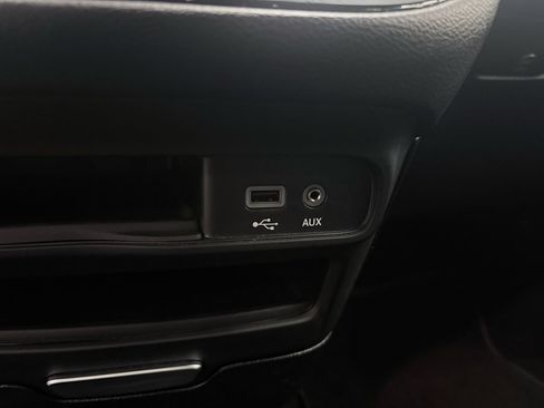 Used 2020 Chrysler Pacifica Touring-L w/ Advanced Safetytec Group AWD/4WD image 32