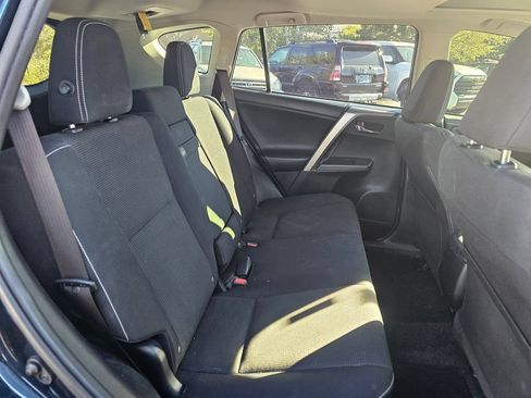 Used 2018 Toyota RAV4 XLE AWD/4WD image 11