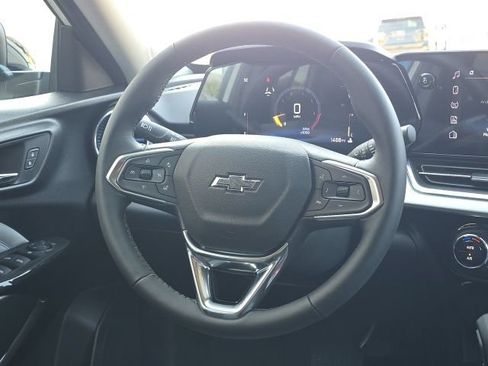 Used 2026 Chevrolet Trax LT w/ Driver Confidence Package FWD image 32