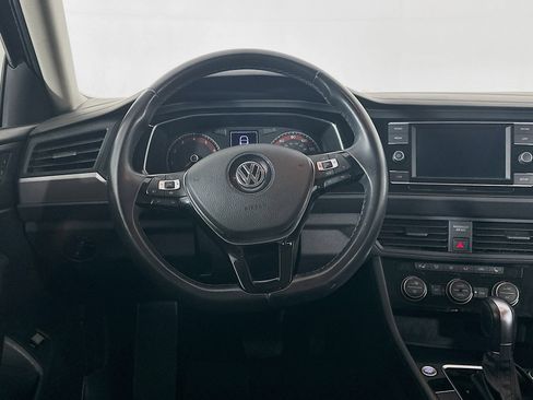 Used 2019 Volkswagen Jetta SE w/ Cold Weather Package FWD image 18