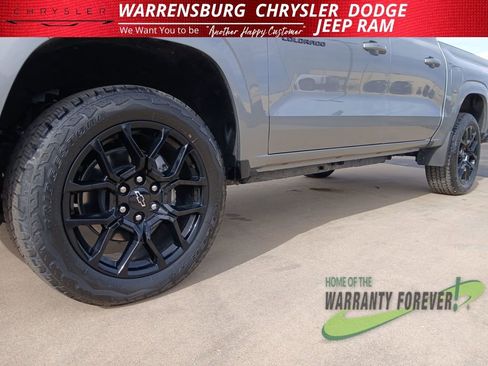 Used 2025 Chevrolet Colorado Z71 image 32