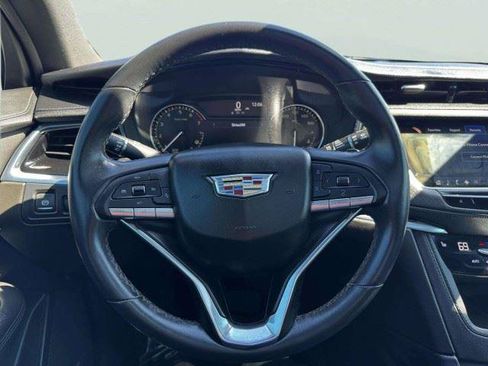Used 2023 Cadillac XT6 Luxury FWD image 32