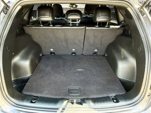 Used 2023 Jeep Compass Limited image 30