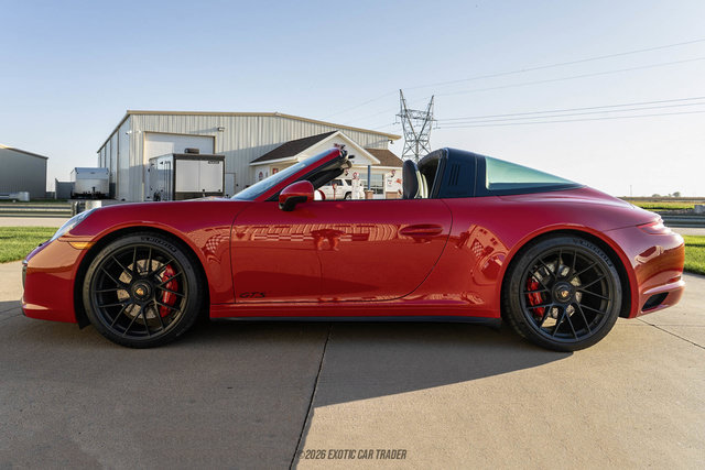 Used 2018 Porsche 911 Targa 4 GTS AWD/4WD image 2