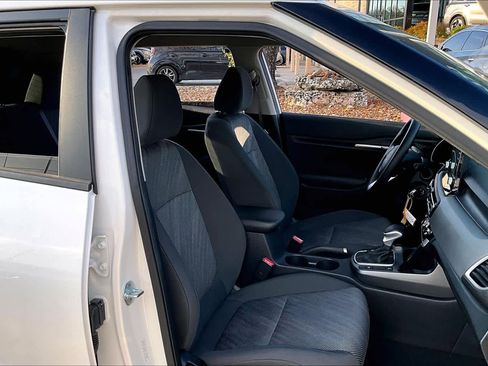Used 2023 Kia Seltos LX image 8