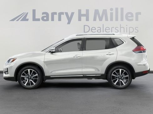 Used 2020 Nissan Rogue SL w/ Premium Package image 3