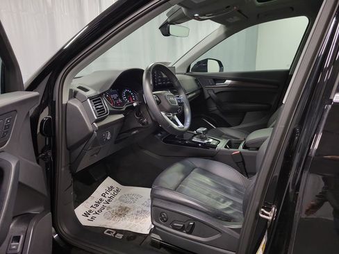 Used 2021 Audi Q5 2.0T Premium w/ Convenience Package image 12