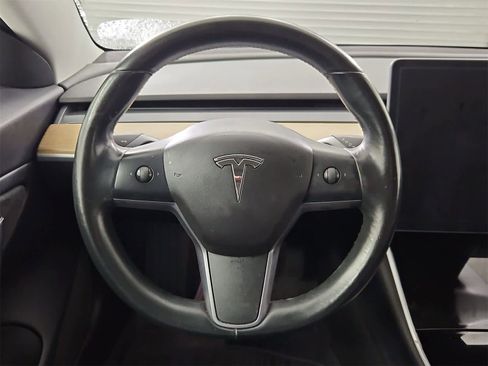 Used 2018 Tesla Model 3 Mid Range image 24