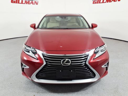 Used 2017 Lexus ES 350 w/ Luxury Package FWD image 2