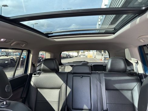 Used 2023 Volkswagen Atlas SE image 27