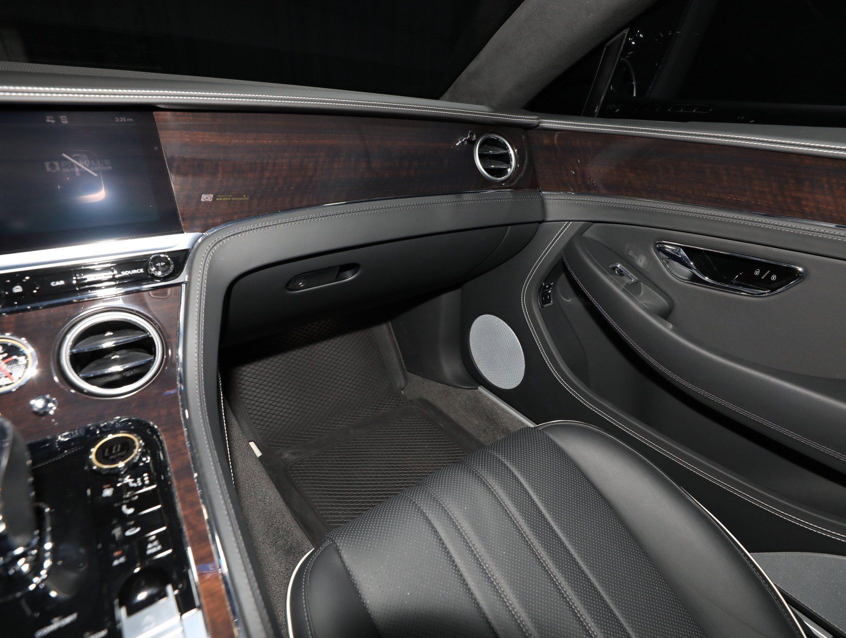 Used 2024 Bentley Continental GT Mulliner AWD/4WD image 51