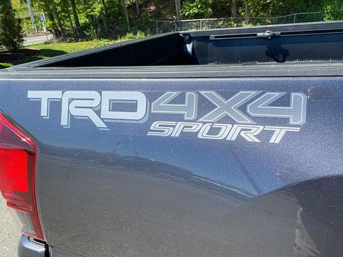 Used 2019 Toyota Tacoma TRD Sport w/ Technology Package AWD/4WD image 13