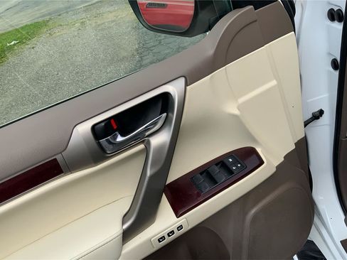 Used 2018 Lexus GX 460 Premium AWD/4WD image 19
