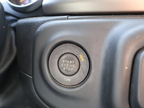 Used 2018 Jeep Wrangler Unlimited Sport AWD/4WD image 19