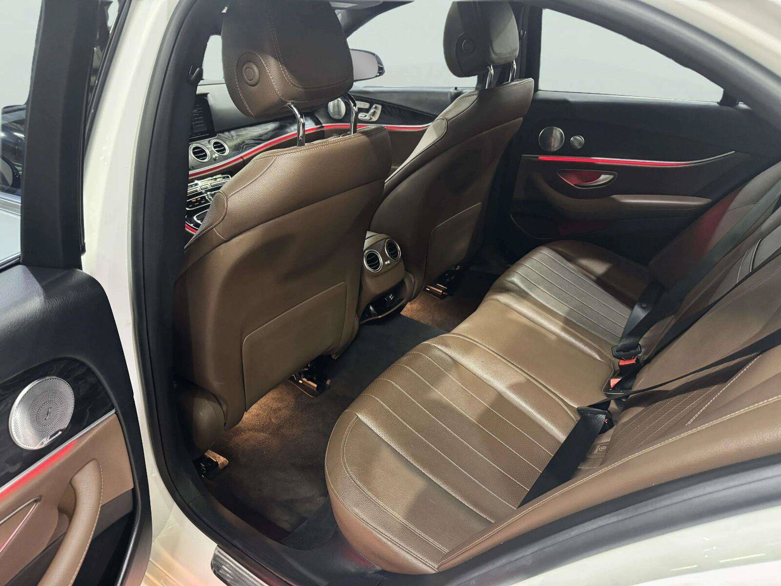 Used 2017 Mercedes-Benz E 300 4MATIC image 21