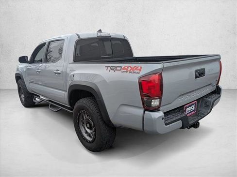 Used 2018 Toyota Tacoma TRD Off-Road image 8