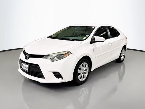 Used 2015 Toyota Corolla LE FWD image 1