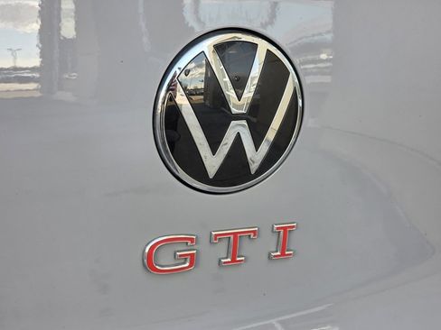 Used 2022 Volkswagen GTI SE image 13