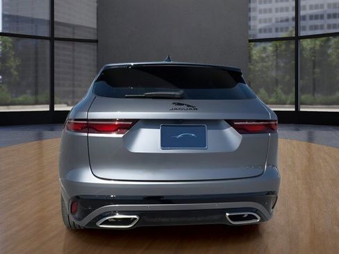 Used 2025 Jaguar F-PACE R-Dynamic S image 7