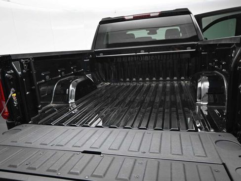 Used 2025 GMC Sierra 1500 SLT AWD/4WD image 14
