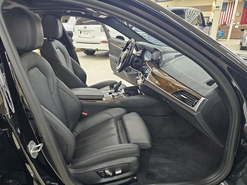 Used 2020 BMW 530i w/ Convenience Package image 22