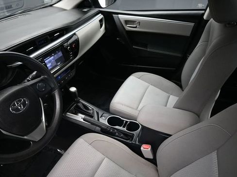 Used 2016 Toyota Corolla LE image 16