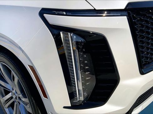 Used 2025 Cadillac Escalade ESV Sport w/ Touring Package image 26