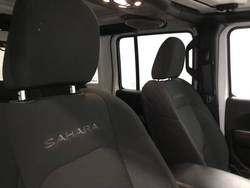 Used 2023 Jeep Wrangler Sahara image 22