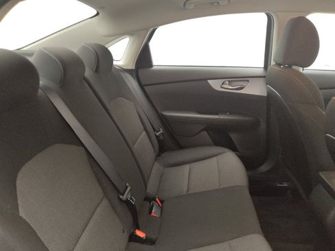 Used 2022 Kia Forte LXS FWD image 19