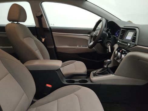 Used 2019 Hyundai Elantra SE FWD image 21