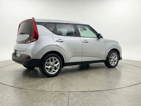 Used 2025 Kia Soul LX w/ LX Technology Package image 9