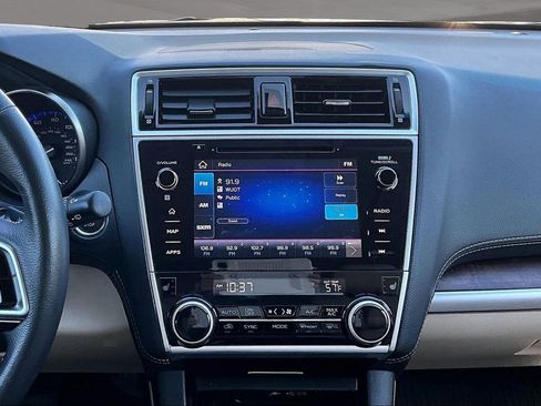 Used 2019 Subaru Outback 2.5i Limited w/ Protection Package #1 AWD/4WD image 6