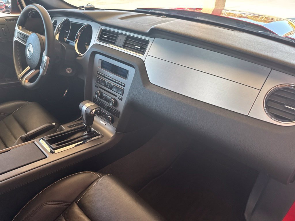 Used 2012 Ford Mustang GT Premium w/ Comfort Pkg RWD image 12