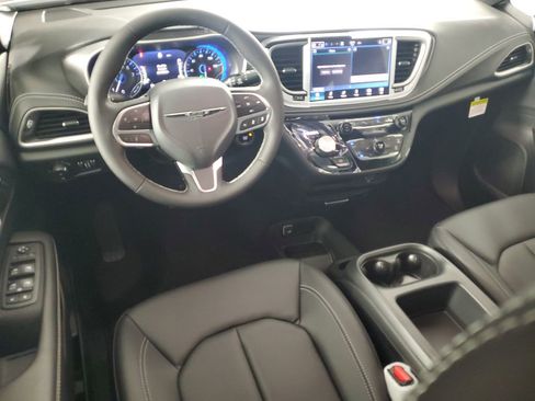 New 2026 Chrysler Pacifica Select FWD image 16