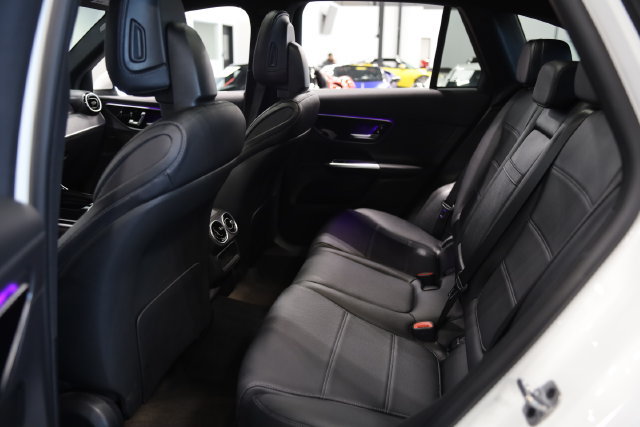Used 2023 Mercedes-Benz GLC 300 4MATIC image 17