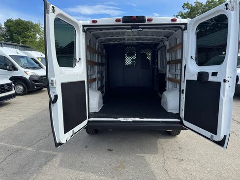 Used 2025 RAM ProMaster 2500 w/ U-Haul Equipment Group FWD image 32