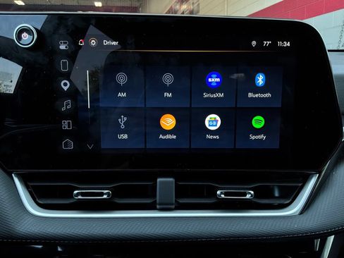 Used 2025 Chevrolet Equinox LT FWD image 29