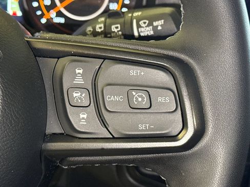 Used 2025 Jeep Wrangler Unlimited Rubicon w/ Convenience Group AWD/4WD image 36