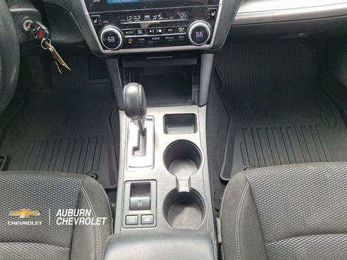 Used 2018 Subaru Outback 2.5i Premium AWD/4WD image 12