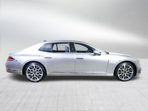 Certified 2025 Genesis G90 3.5T image 8
