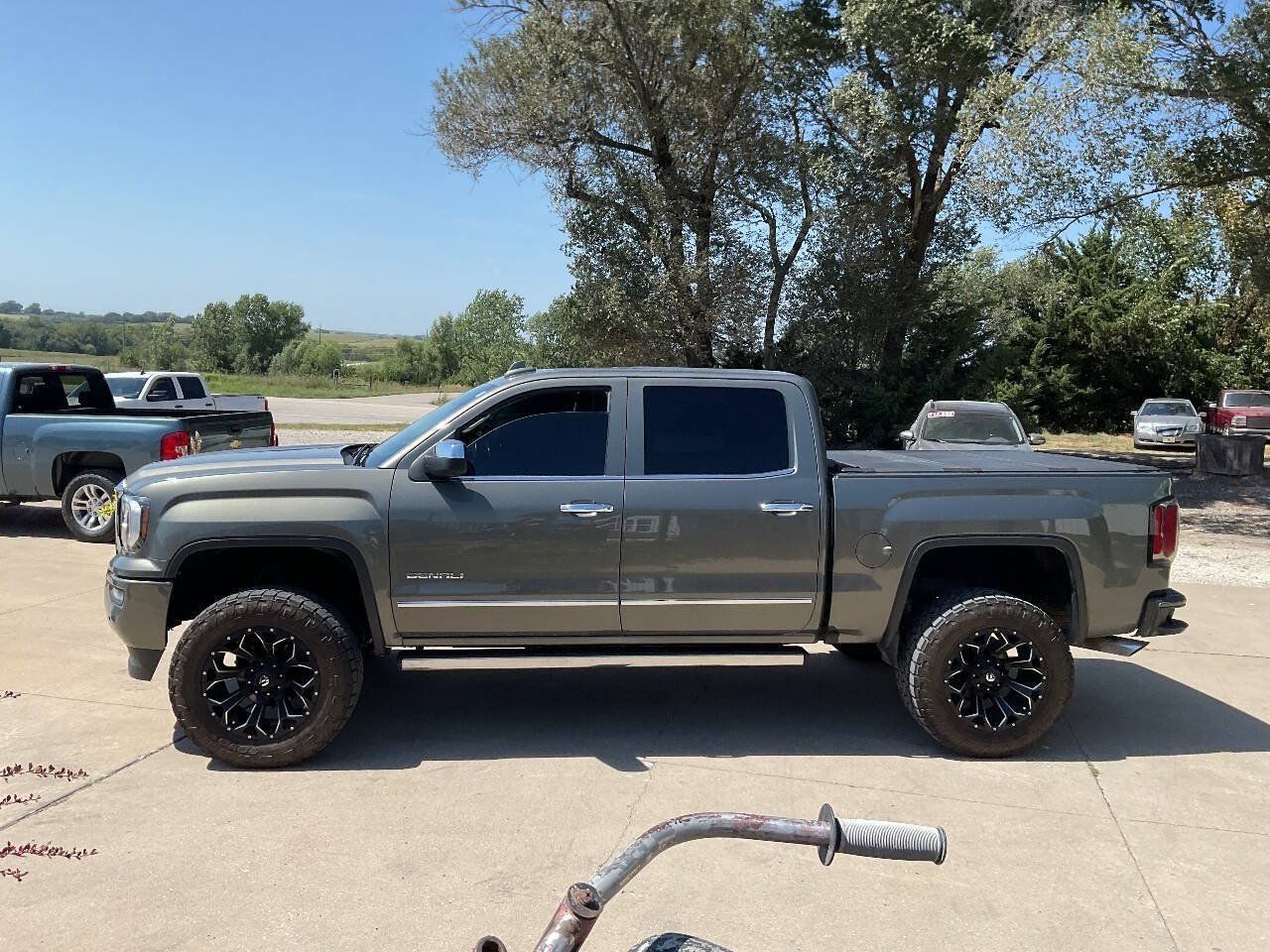 Used 2017 GMC Sierra 1500 Denali w/ Denali Ultimate Package AWD/4WD image 6