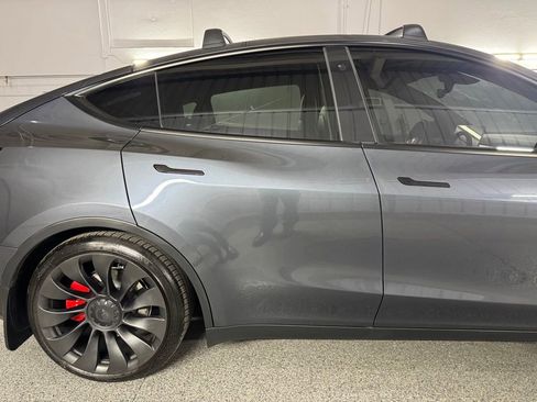 Used 2023 Tesla Model Y Performance image 7