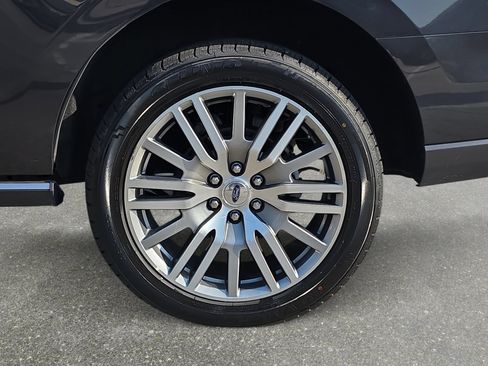 Used 2024 Ford Expedition Limited AWD/4WD image 32
