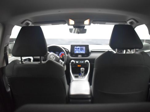 Used 2021 Toyota RAV4 LE image 18