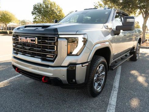 Used 2026 GMC Sierra 2500 AT4 image 7