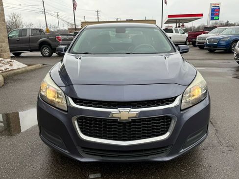 Used 2015 Chevrolet Malibu LT image 2