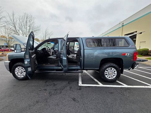 Used 2011 Chevrolet Silverado 3500 LTZ w/ Suspension Package, Off-Road image 23