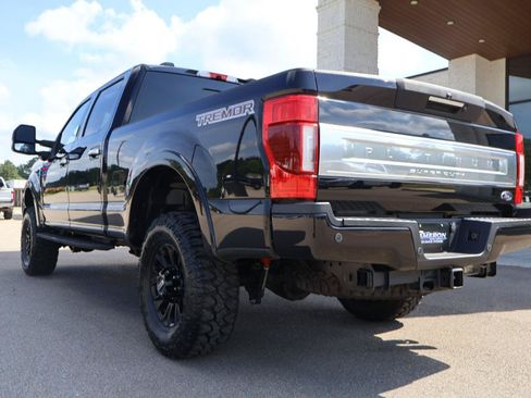 Used 2022 Ford F350 Platinum w/ Tremor Off-Road Package AWD/4WD image 3