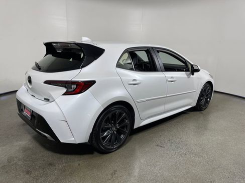 Used 2025 Toyota Corolla XSE FWD image 3