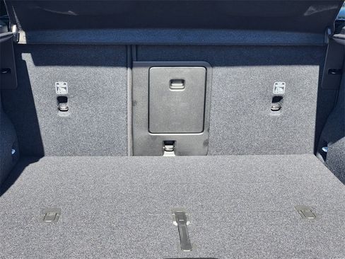 New 2026 Volvo XC40 B5 Plus w/ Protection Package Premier image 22